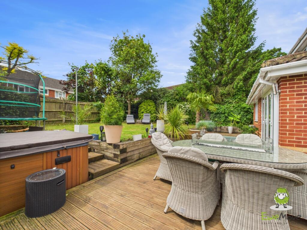 CAM03778G0-PR0239-STILL032