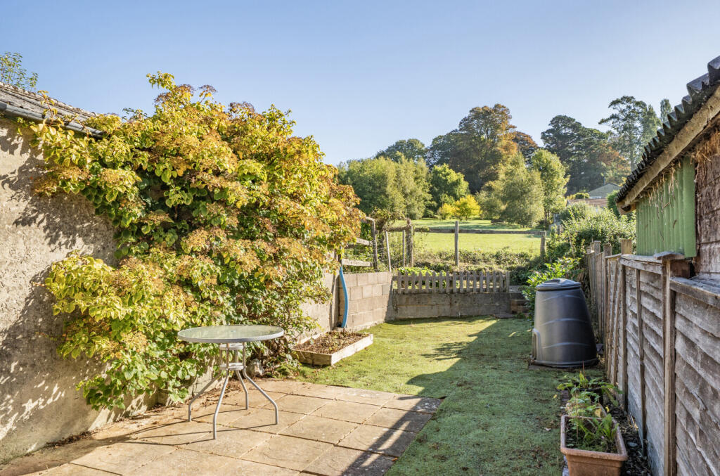 1360081-4-68dba9f...