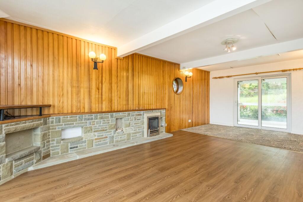 Lounge / Dining