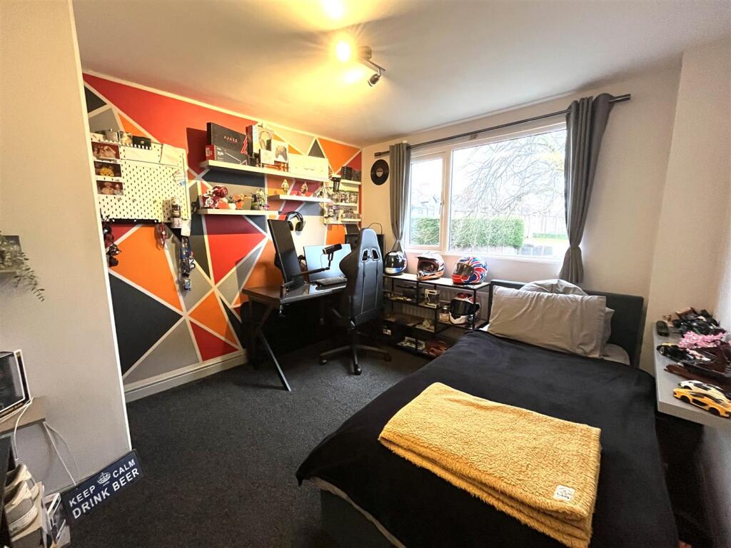 4 plovers bed 2.jpeg