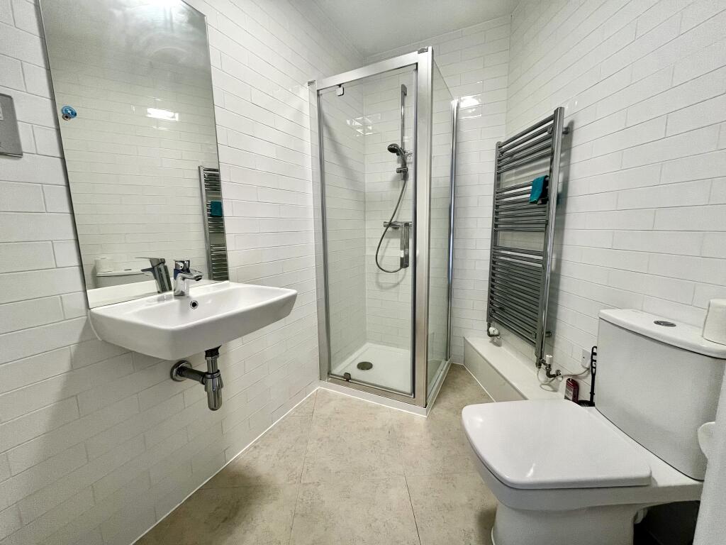 En-suite Bathroom