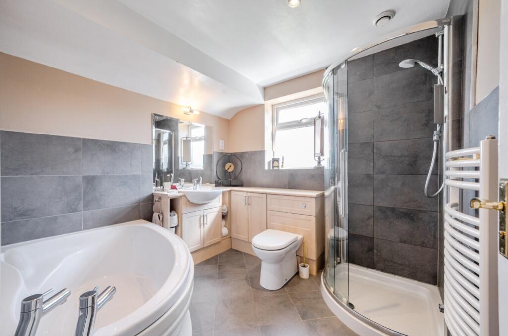EweMove Wetherby Bathroom