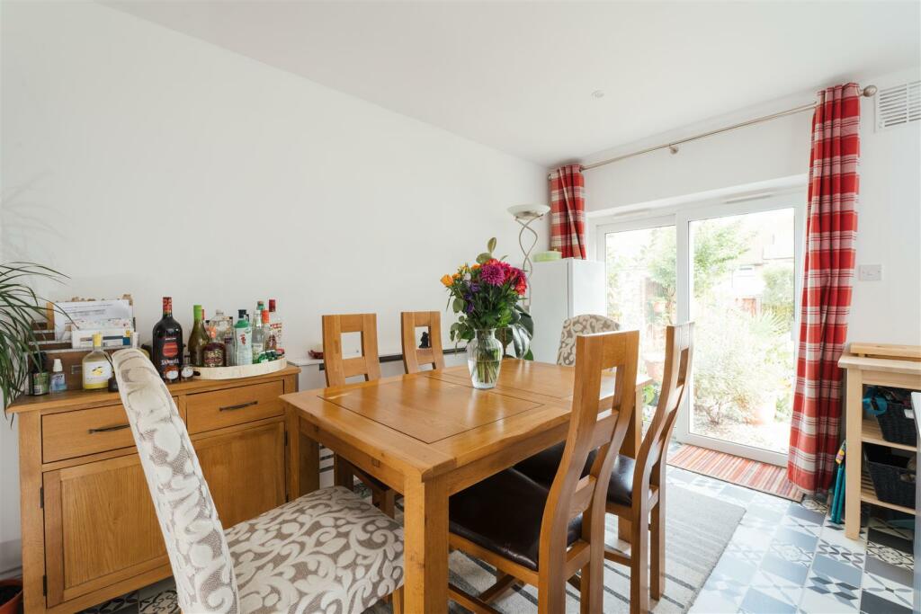 4 Beaumont Close, Hitchin-19.jpg