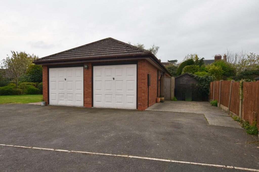 Garage &amp; Park...