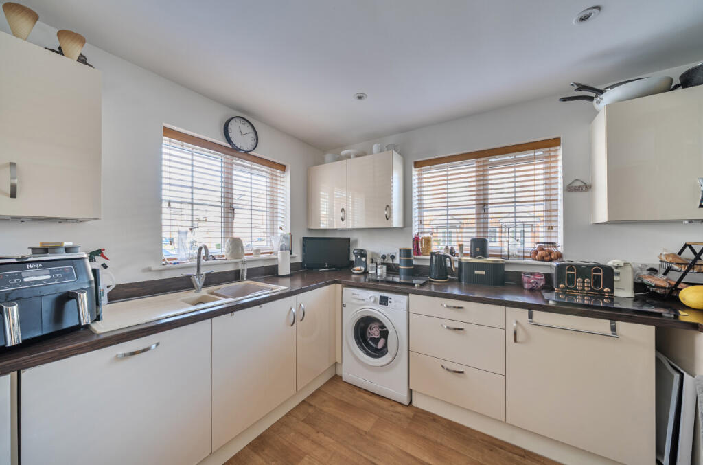 1373808-13-68ff58...