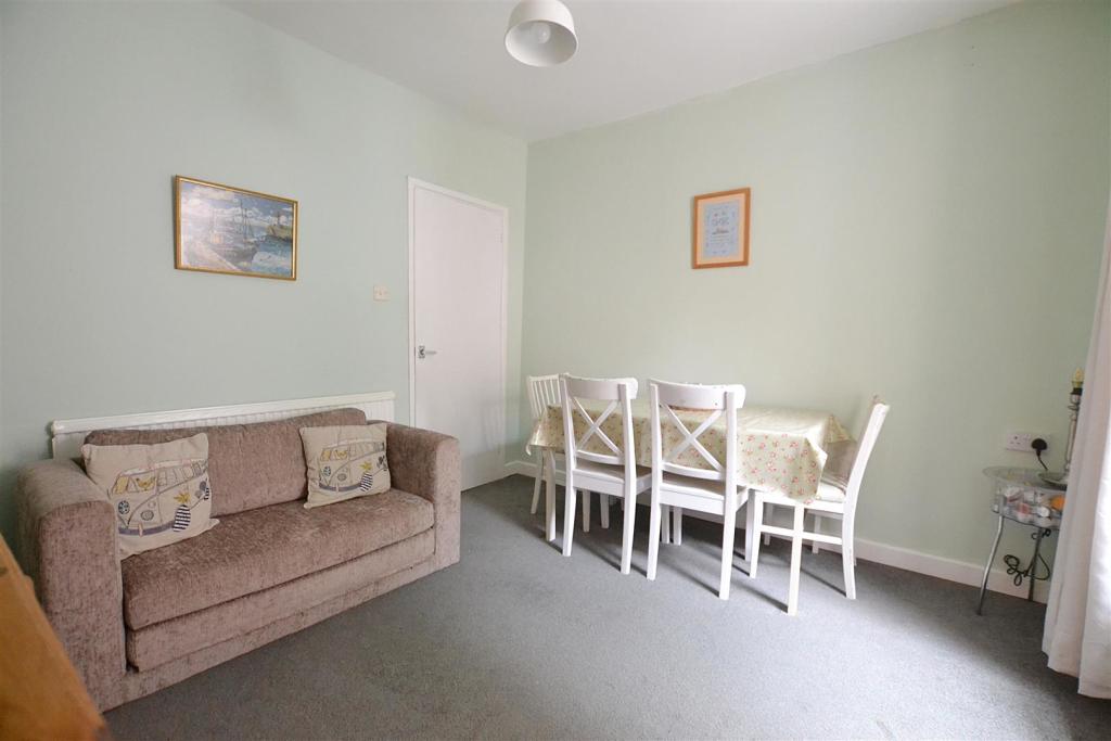 dining room.JPG