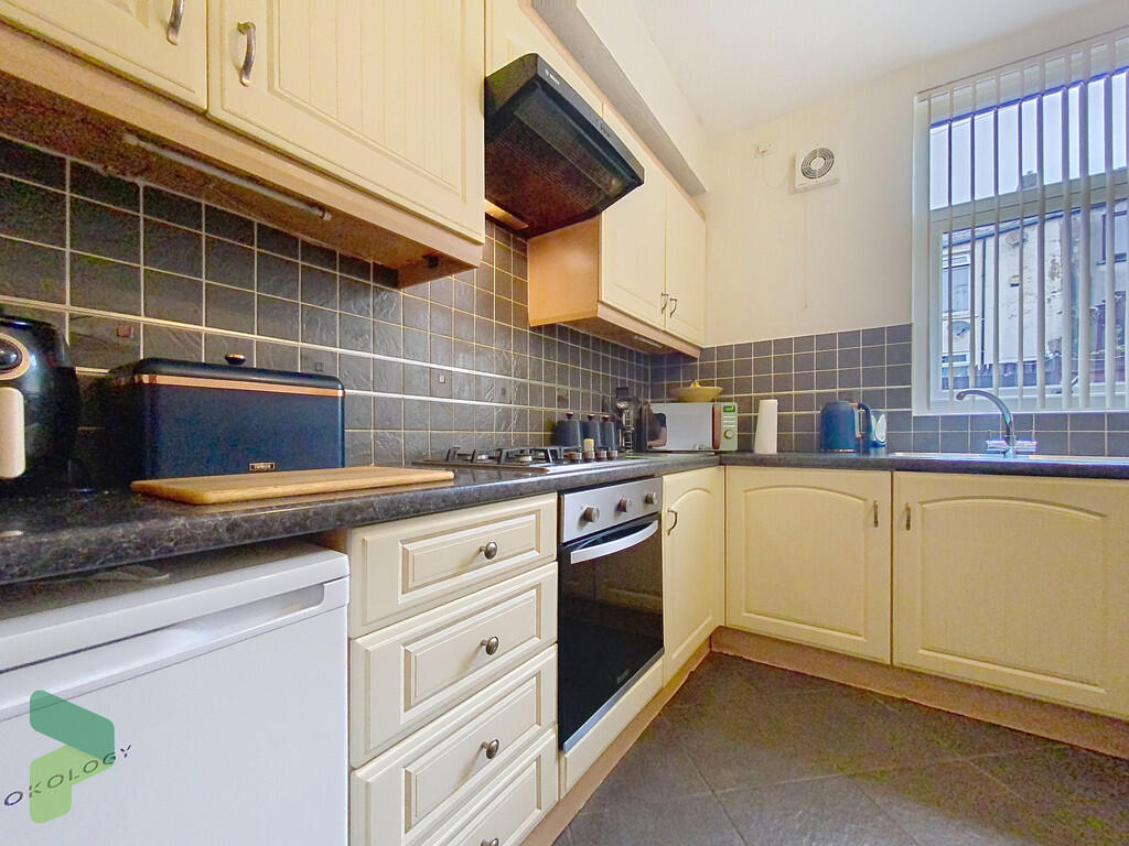 Fitted Dining Kit...