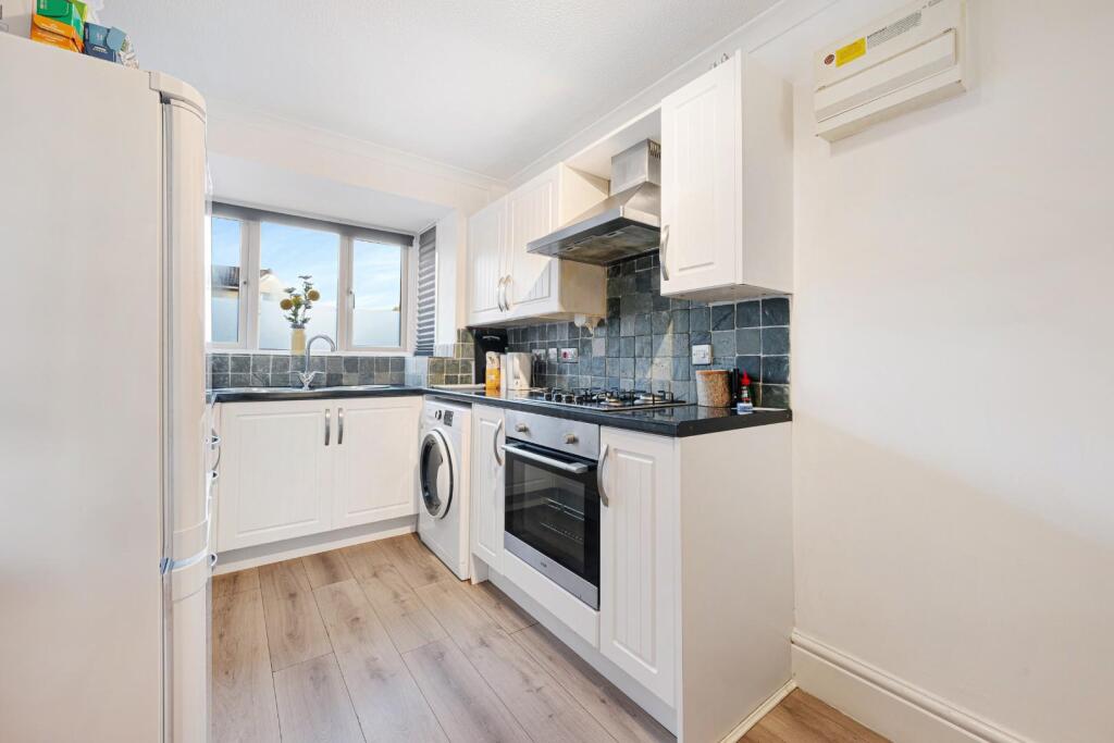 25 Fossgill Avenue HDR-16.jpg