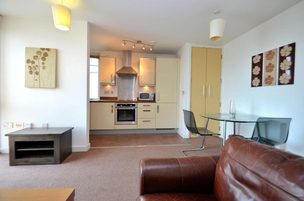 Lounge/Kitchen