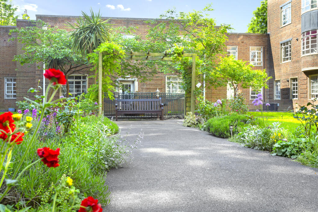 4harewoodcourt11
