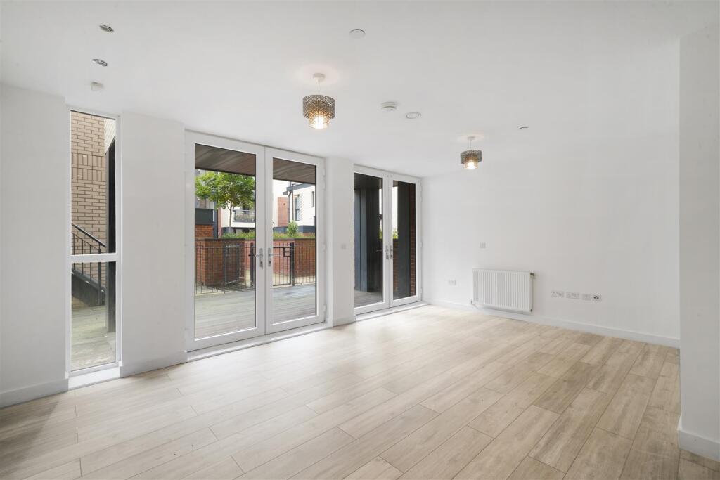 Flat 6, Printworks Apartments - H2Ik6MjJ40cd0428E9