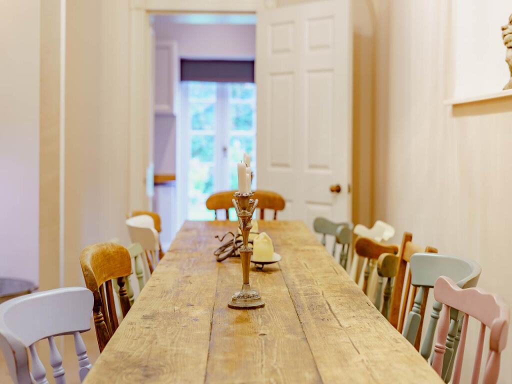 8483175-interior19