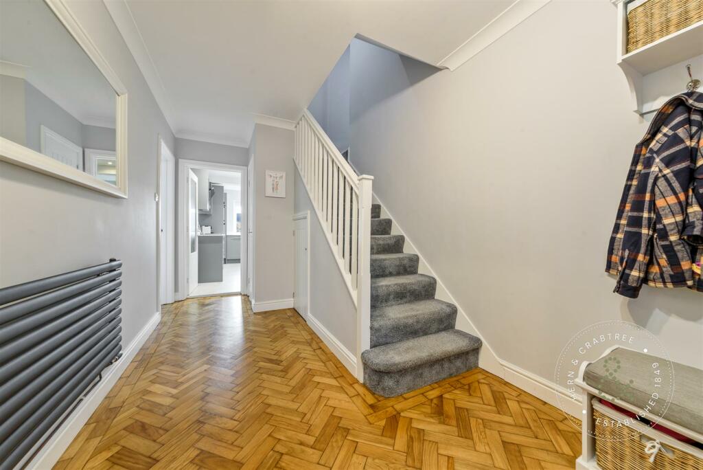 Elgar- Crescent-11.jpg