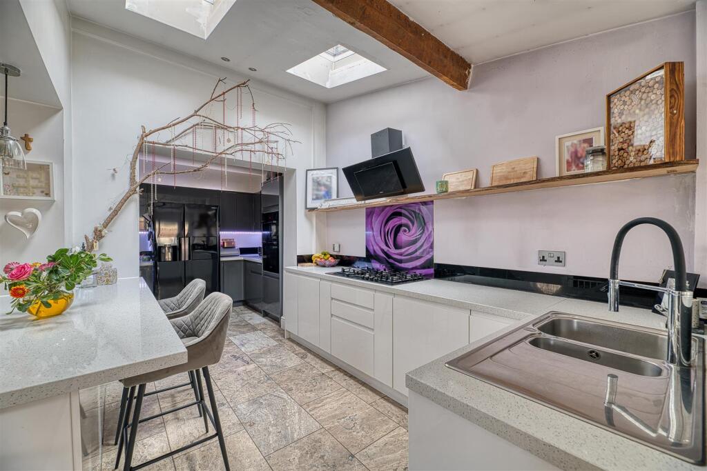 Kitchen/Breakfast Area