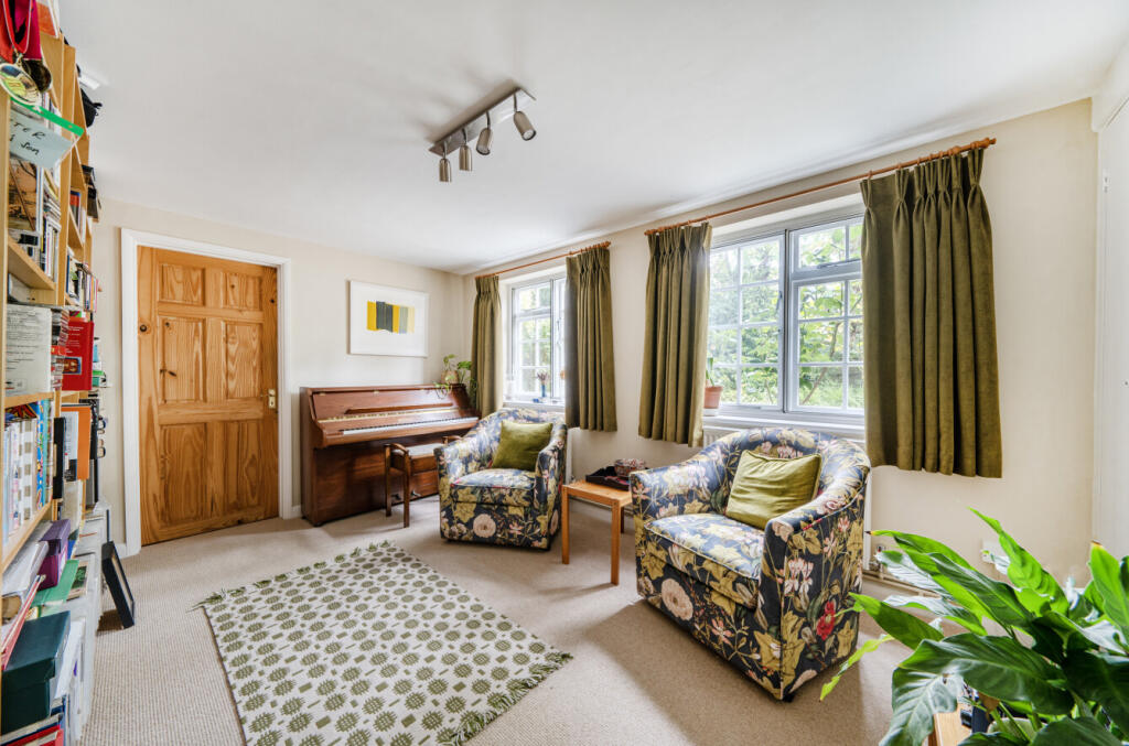 1327358-17-6878e9...