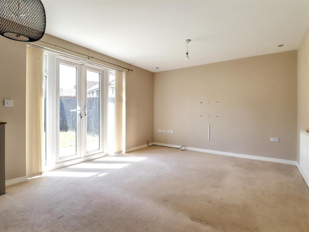 sitting/dining room