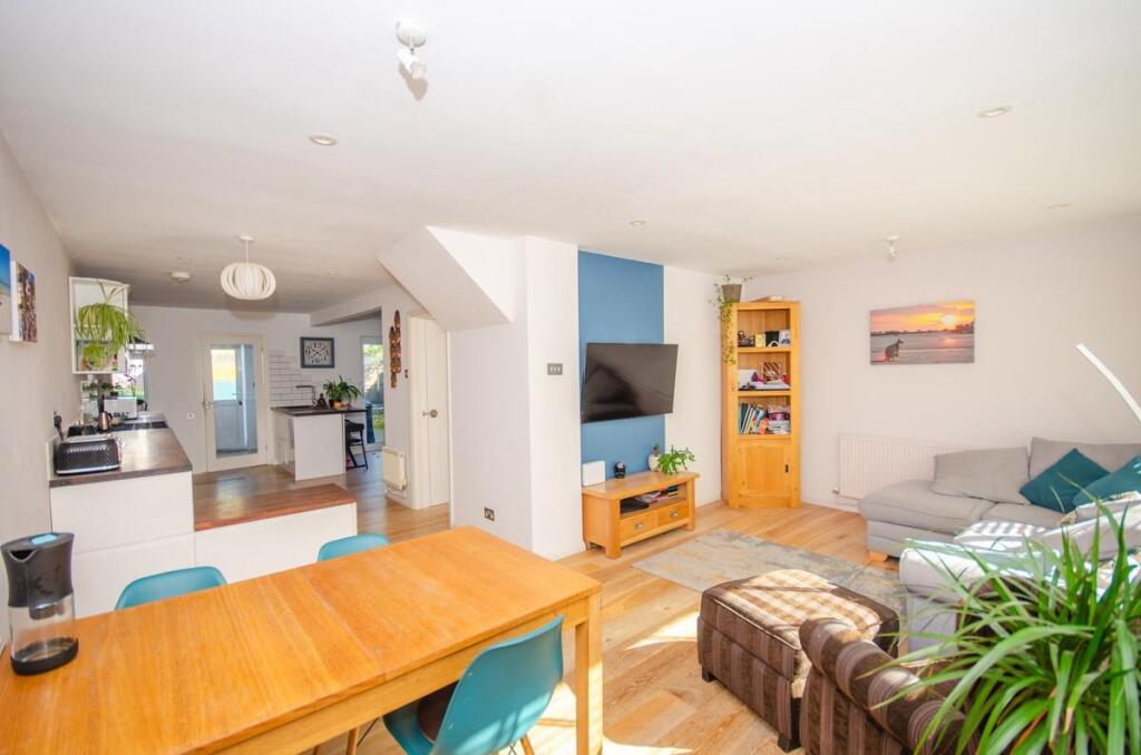 Lounge-diner-kitchen.jpg