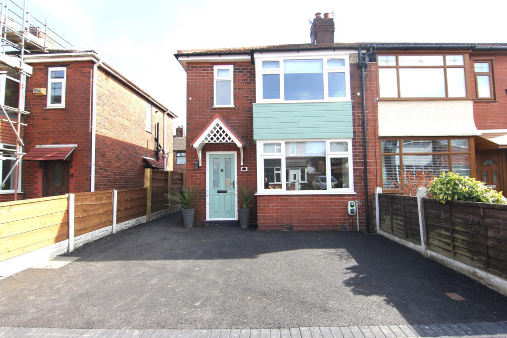 Fully refurbished. Three Bedroom Semi Detached fo