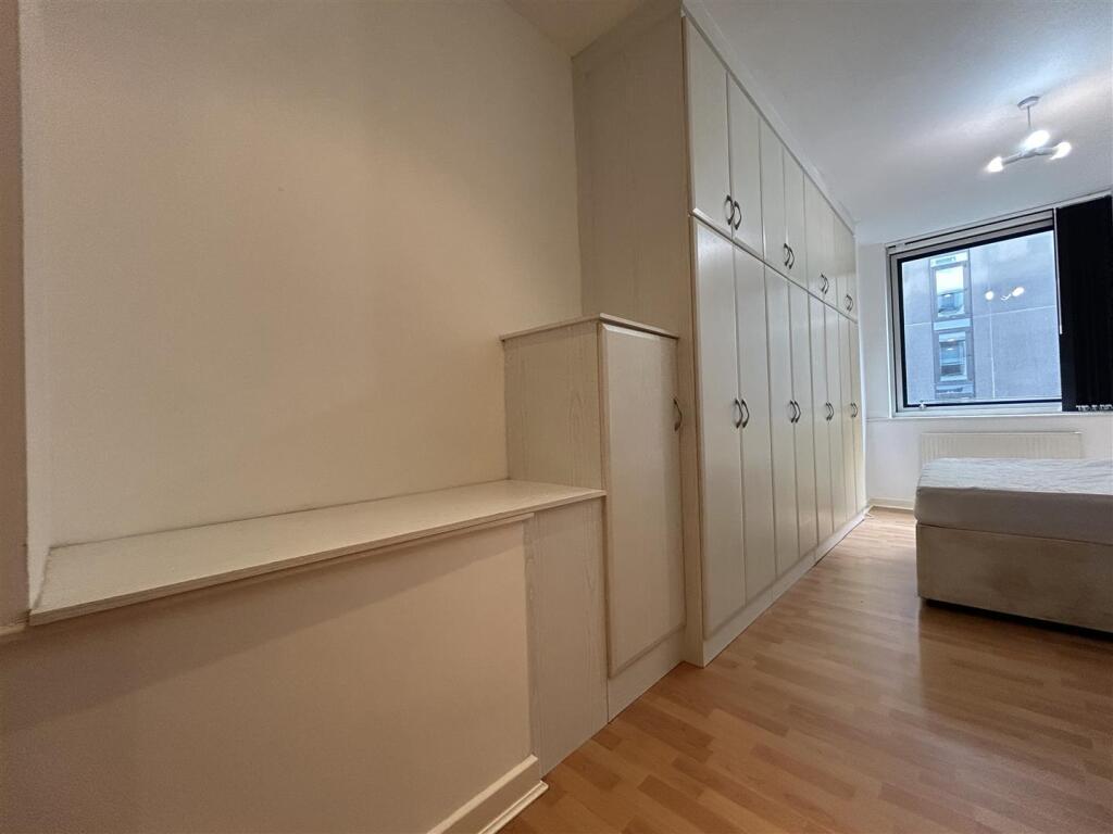 1st Bedroom (3).jpeg