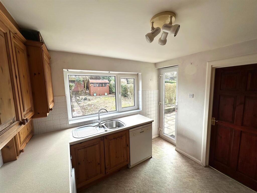kitchen 3.jpg