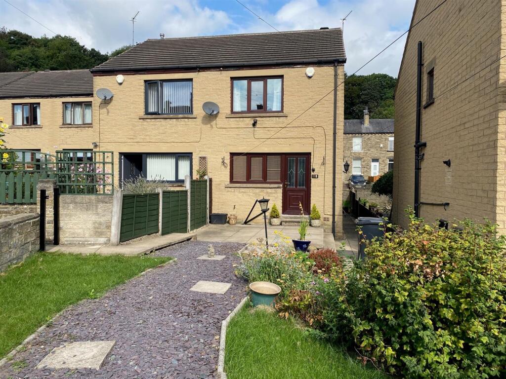 Rear garden 2.jpg