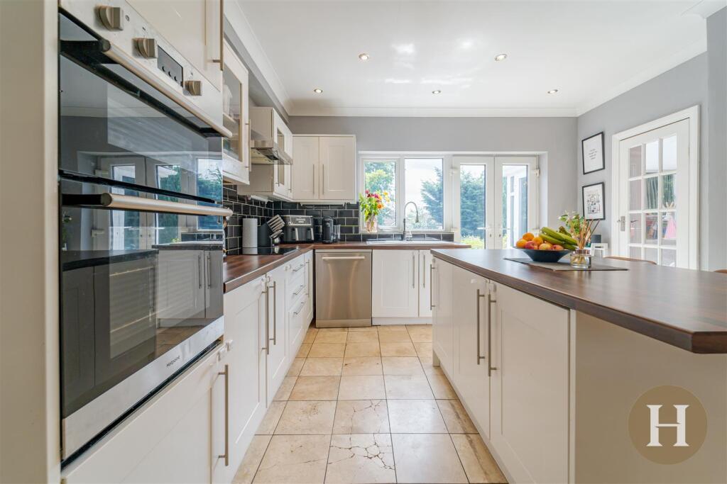 Hadleigh Estate Agents-16.jpg