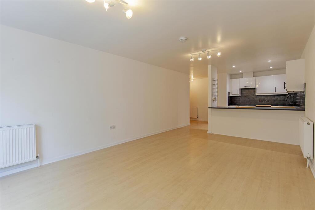 Reception Room-2.jpg