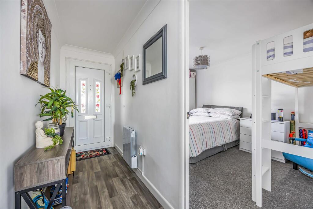 13 Anne¿s Court, Seafront, Hayling Island-Small-Po