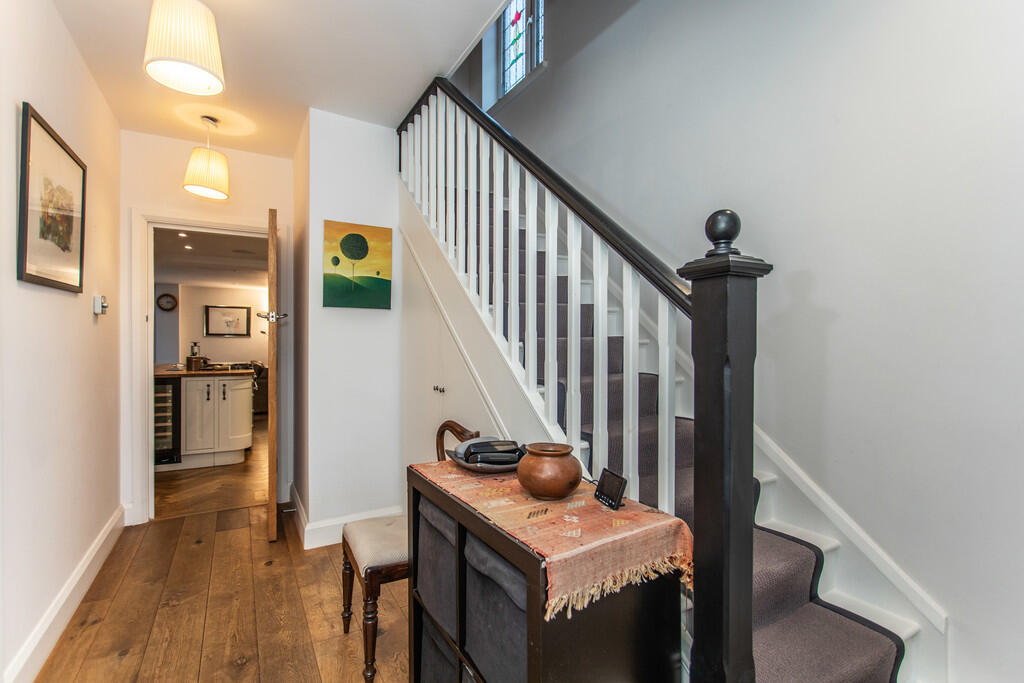 70 Braemore Road1...
