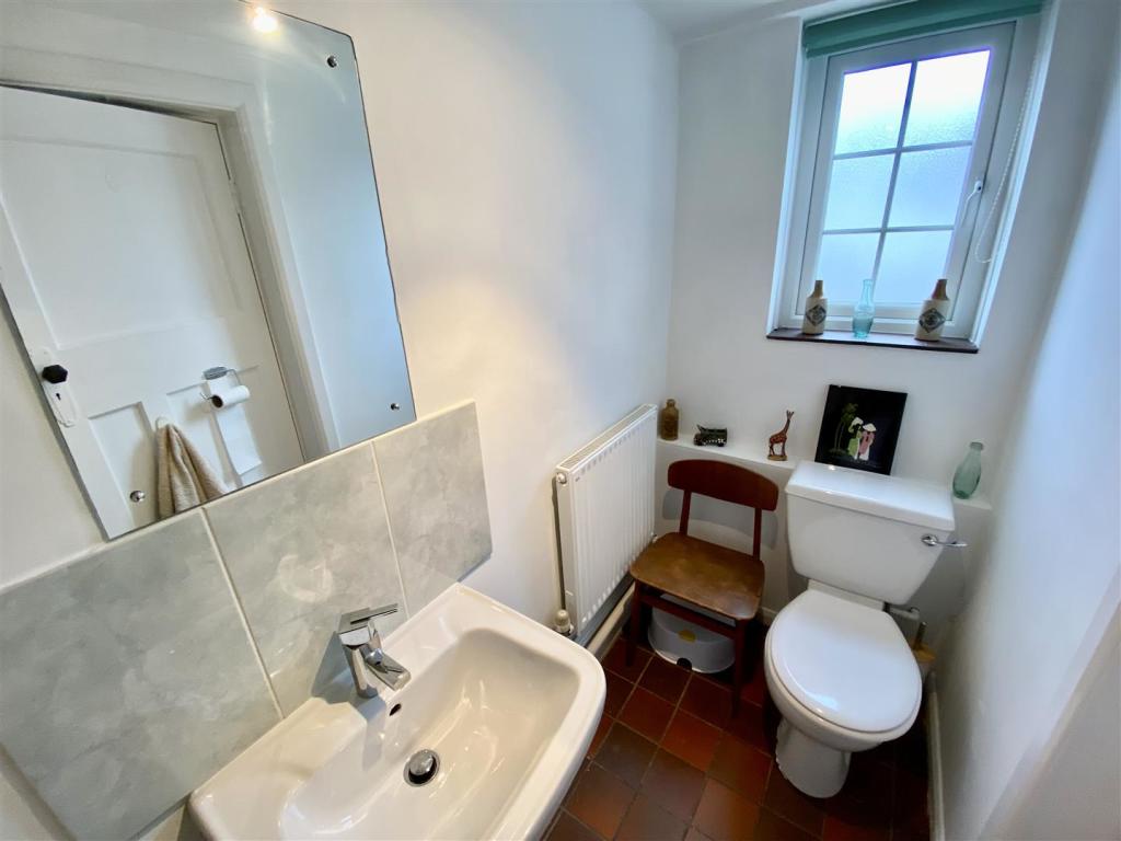 GROUND FLOOR WC