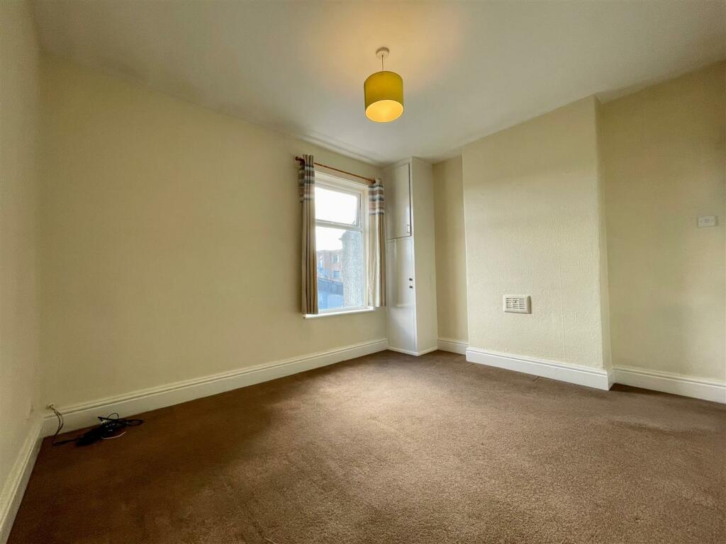 7 Bedroom 2.jpg