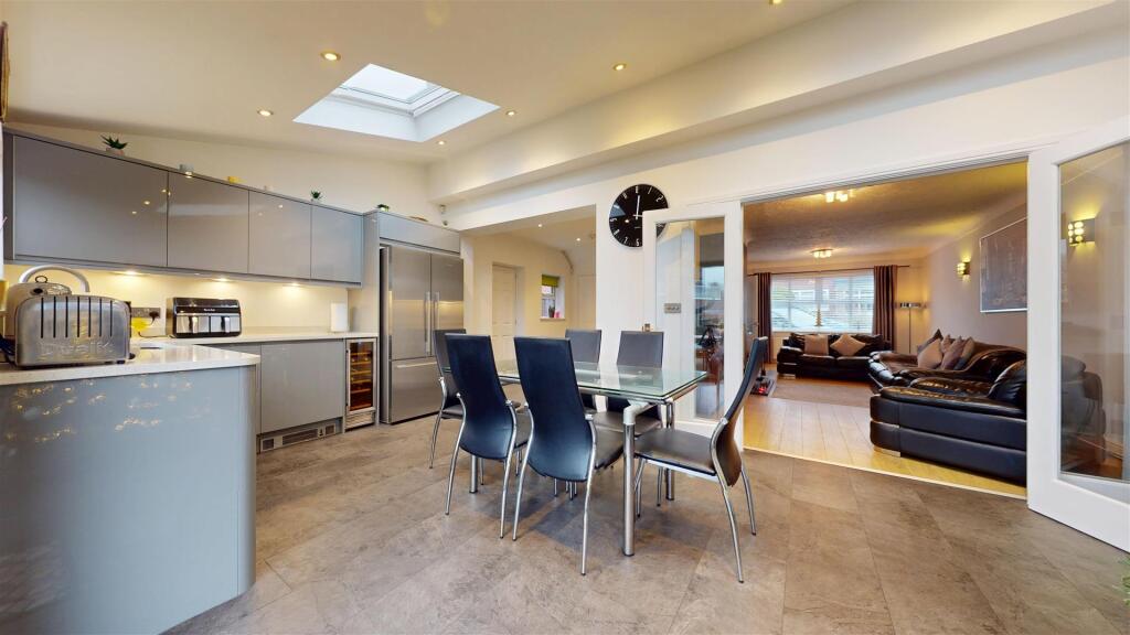 Eagle Crescent Kitchen