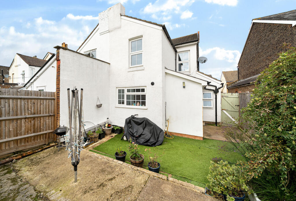 1356941-4-68d289e...