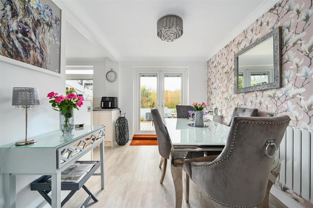 16 ridge close, bn41 (22).jpg