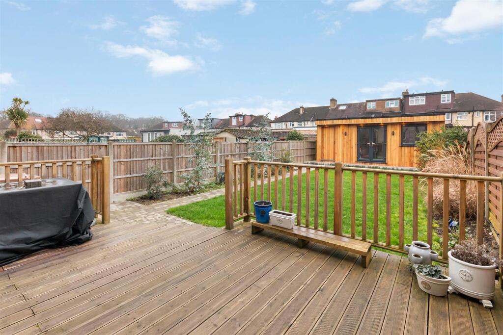 Thurlestone Avenue