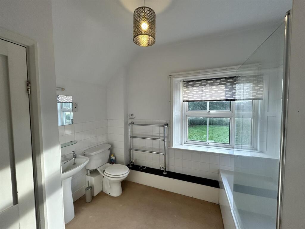 Bathroom.JPEG