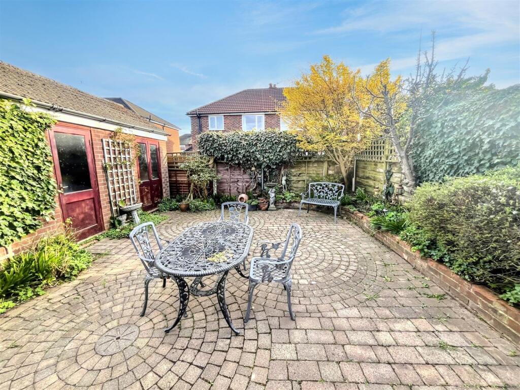 Gardens Aspect 3
