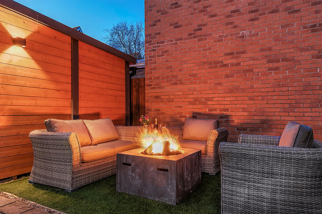 Garden seating ar...