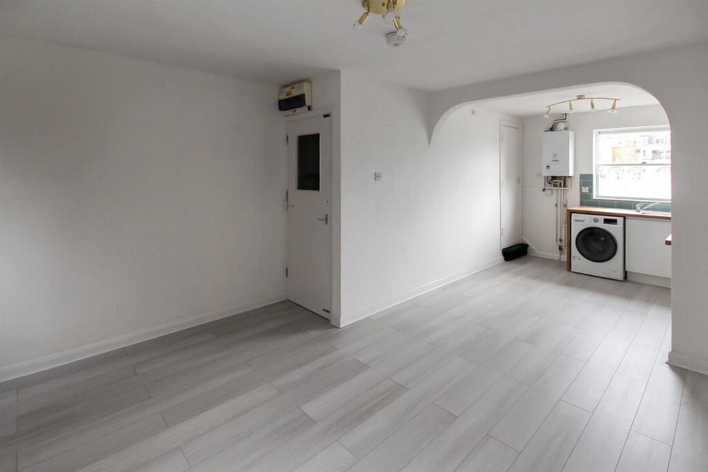 Living/Kitchen Space