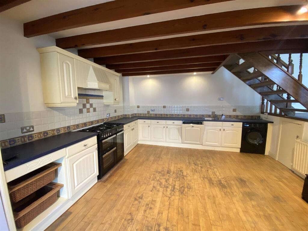 Kitchen/Dining
