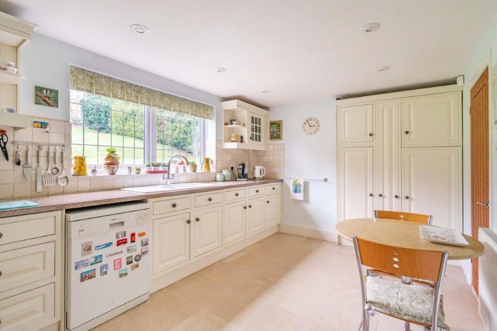 Kitchen/breakfast rm