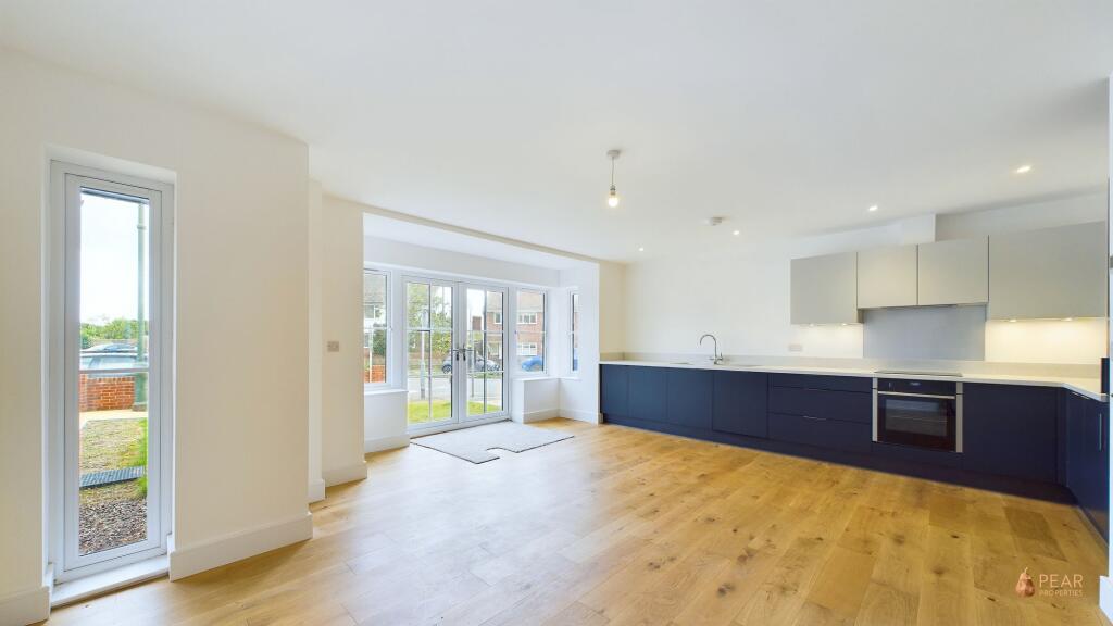 Open Plan Lounge &amp; Kitchen