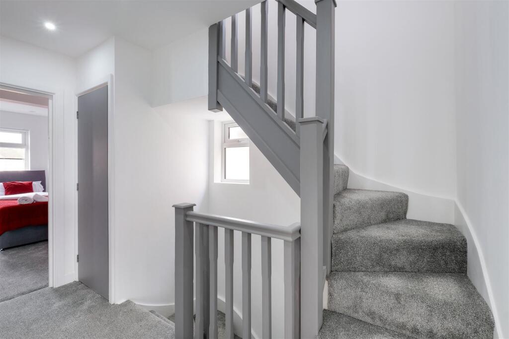 360 TW3 Ellerdine Rd 207-A-34.jpg