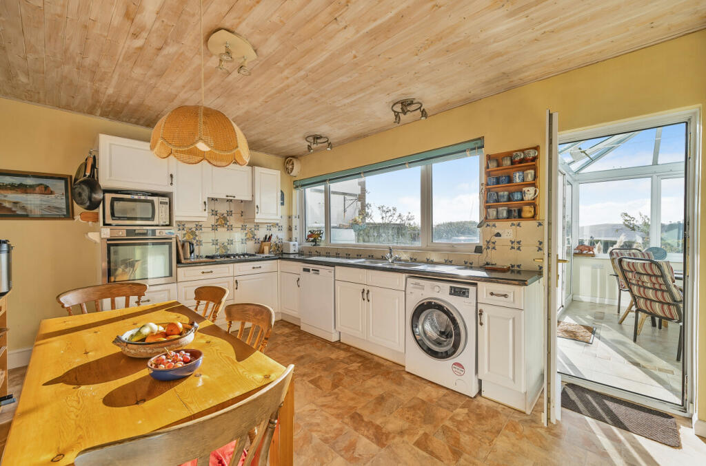 Kitchen/Breakfast Rm