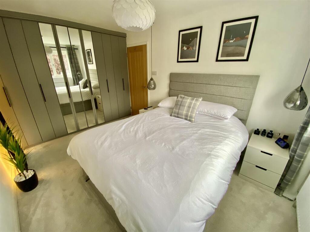 Bramleys Estate Agents - Fernhurst Road - Mirfield