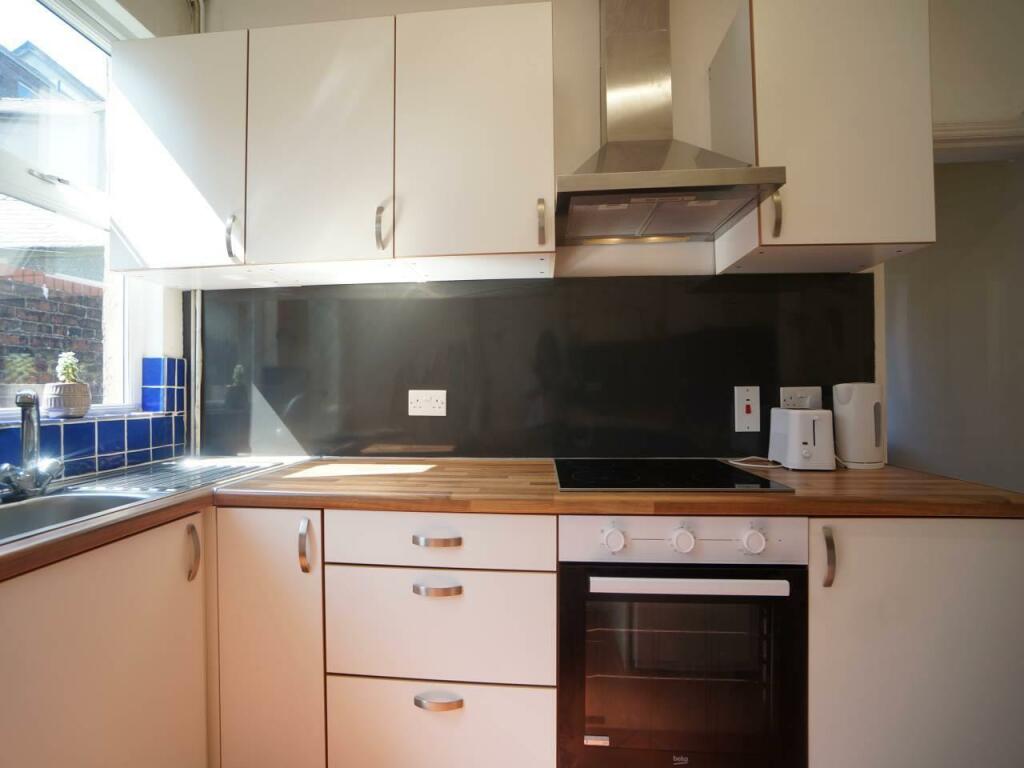 GlynCeris_Kitchen1.1.JPG