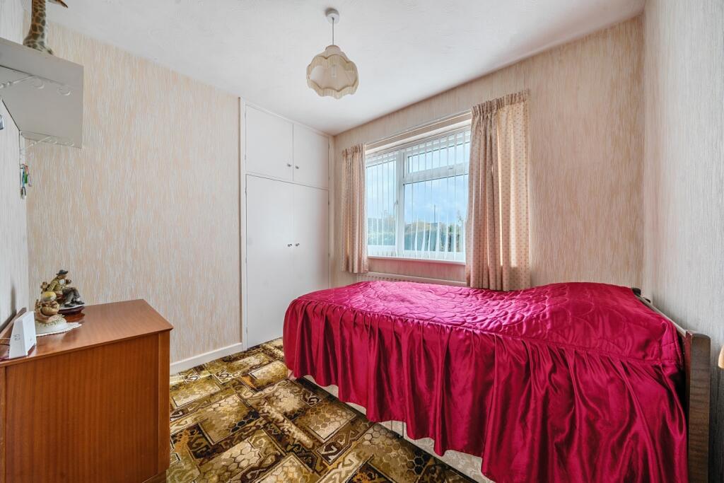 1370261-7-68f626c7b8fb9