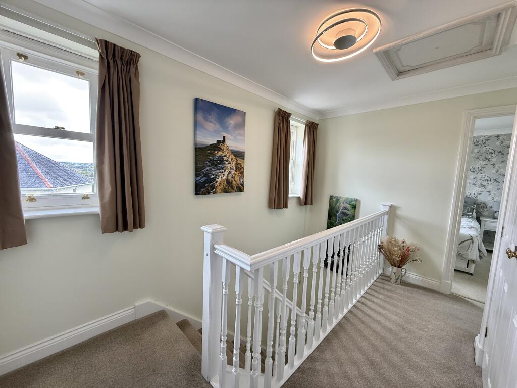 Bright Landing with Airing Cupboard