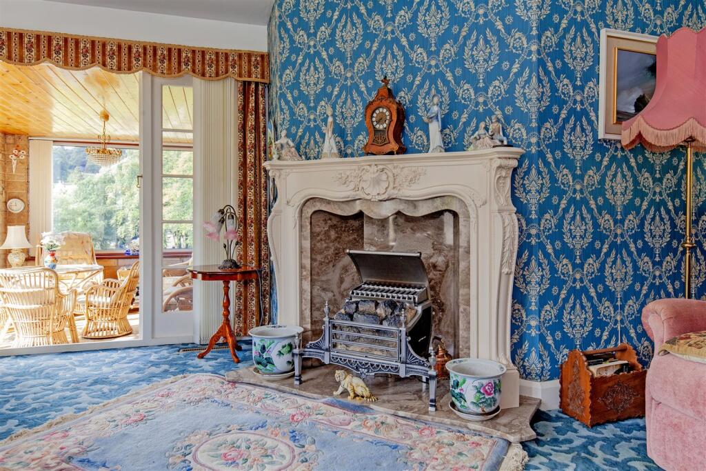 Reception Room-4.jpg