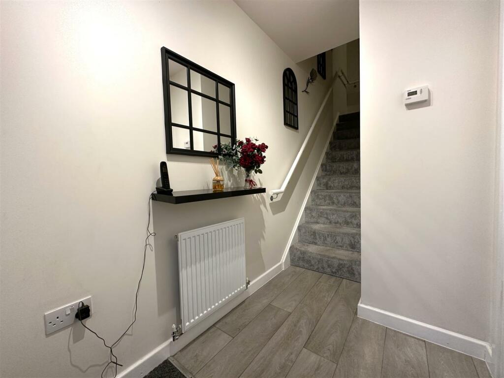 Entrance Hall 566